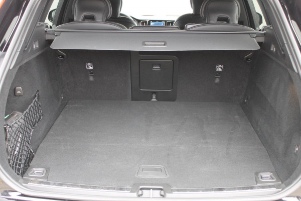 Volvo XC60 T6 Recharge AWD Long Range 350PK Dark Google Infotainment / Elektrisch schuif-kanteldak / 22" lichtmetalen velgen / Stoelventilatie-verwarming voor / Stuurwielverwarming