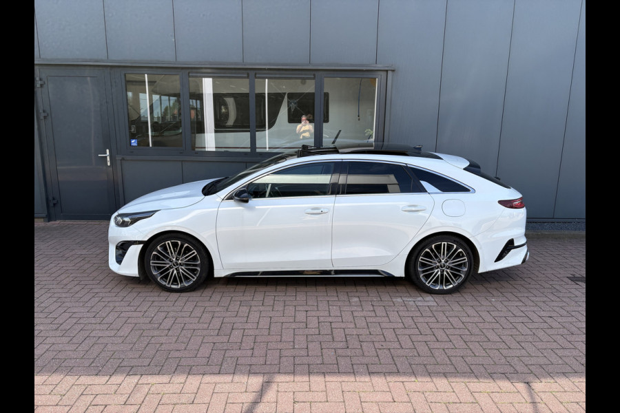 Kia ProCeed 1.5 T-GDi 160pk Automaat GT-PlusLine SCHUIFDAK/LEDER/JBL/CAMERA/KEYLESS/18INCH