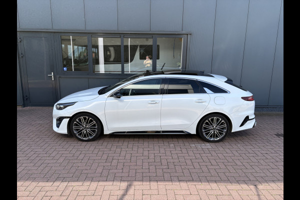 Kia ProCeed 1.5 T-GDi 160pk Automaat GT-PlusLine SCHUIFDAK/LEDER/JBL/CAMERA/KEYLESS/18INCH