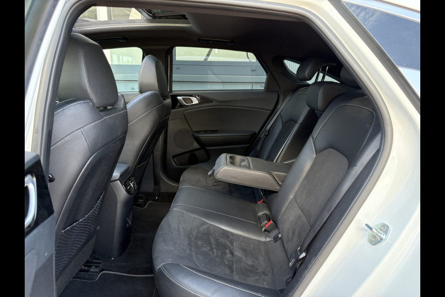 Kia ProCeed 1.5 T-GDi 160pk Automaat GT-PlusLine SCHUIFDAK/LEDER/JBL/CAMERA/KEYLESS/18INCH