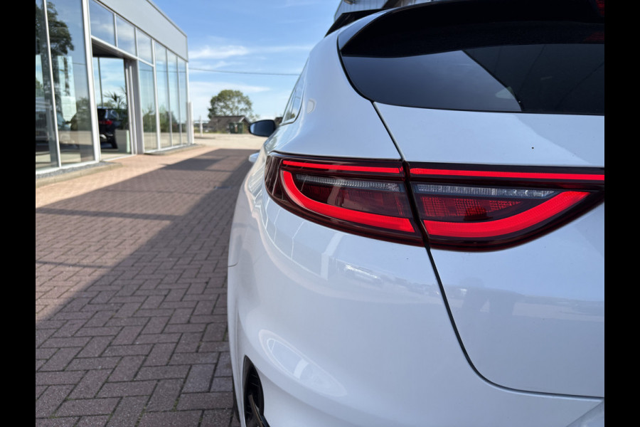 Kia ProCeed 1.5 T-GDi 160pk Automaat GT-PlusLine SCHUIFDAK/LEDER/JBL/CAMERA/KEYLESS/18INCH