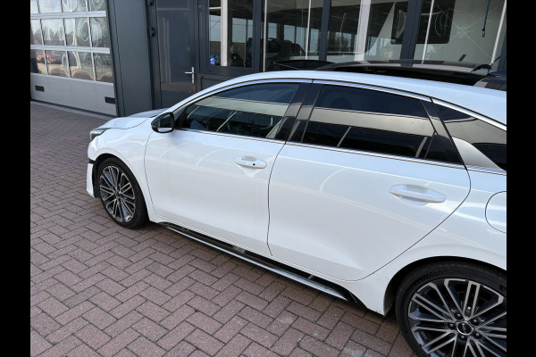 Kia ProCeed 1.5 T-GDi 160pk Automaat GT-PlusLine SCHUIFDAK/LEDER/JBL/CAMERA/KEYLESS/18INCH