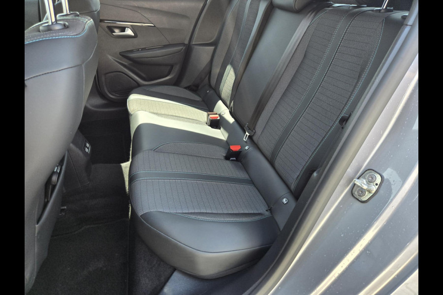 Peugeot 208 1.2 PureTech Allure Pack NL-AUTO | STOELVERWARMING | ECC |