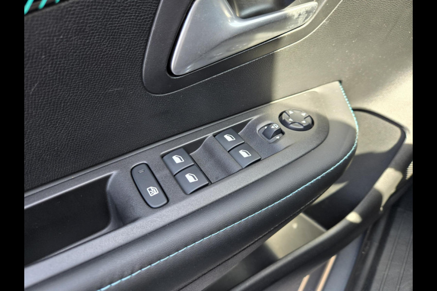 Peugeot 208 1.2 PureTech Allure Pack NL-AUTO | STOELVERWARMING | ECC |