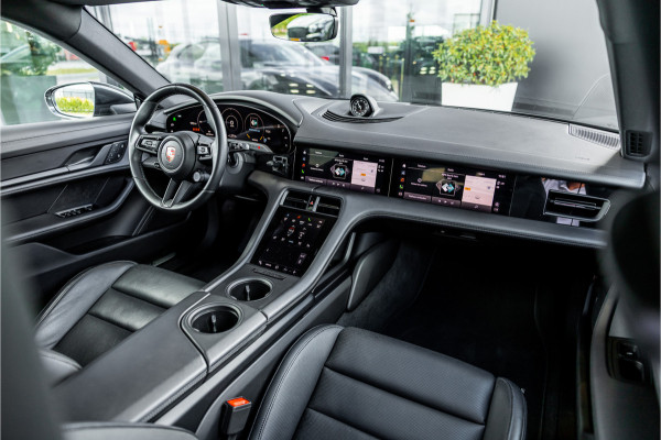 Porsche Taycan Cross Turismo 4S 93 kWh - Sport Chrono + | Panorama | Bose | Stoelkoeling | Passenger Display
