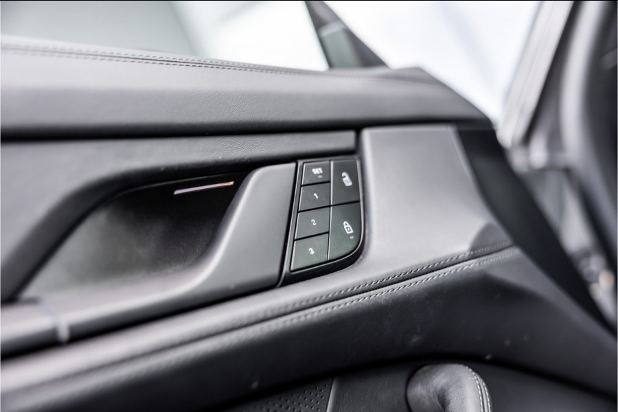 Porsche Taycan Cross Turismo 4S 93 kWh - Sport Chrono + | Panorama | Bose | Stoelkoeling | Passenger Display