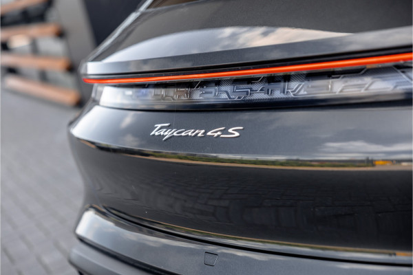 Porsche Taycan Cross Turismo 4S 93 kWh - Sport Chrono + | Panorama | Bose | Stoelkoeling | Passenger Display
