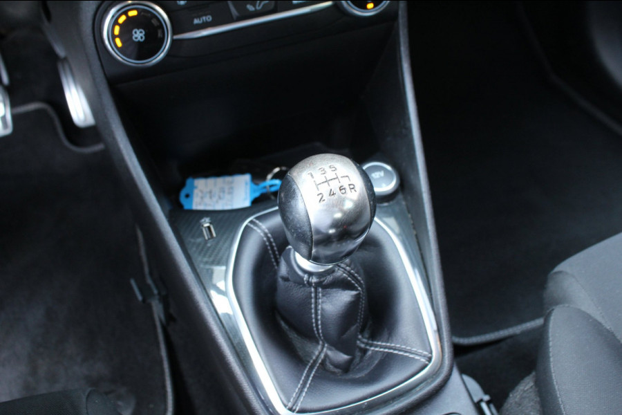Ford Fiesta 1.0 EcoBoost 100pk ST-Line Tekhaak Clima Navi NL-Auto NAP