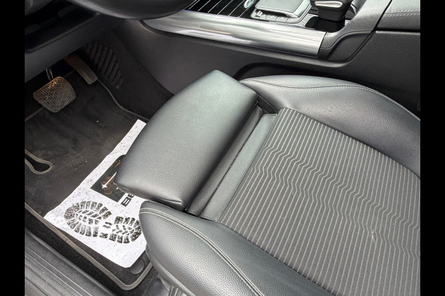 Mercedes-Benz B-Klasse 250 e 218 Pk | Navigatie | Cruise |Clima | Camera | Zwarte hemelbekleding | Sfeerverlichting | 17".