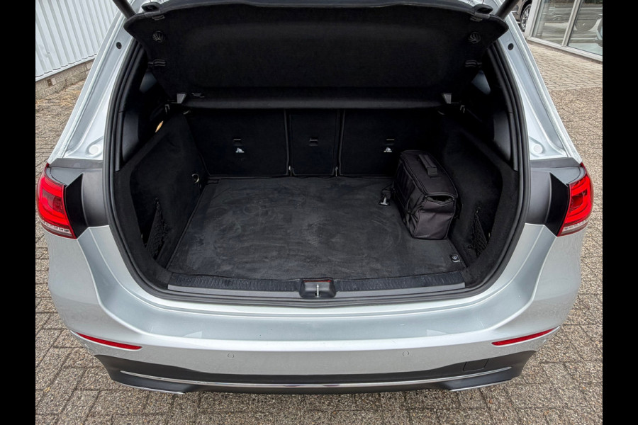 Mercedes-Benz B-Klasse 250 e 218 Pk | Navigatie | Cruise |Clima | Camera | Zwarte hemelbekleding | Sfeerverlichting | 17".