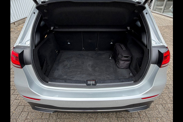 Mercedes-Benz B-Klasse 250 e 218 Pk | Navigatie | Cruise |Clima | Camera | Zwarte hemelbekleding | Sfeerverlichting | 17".