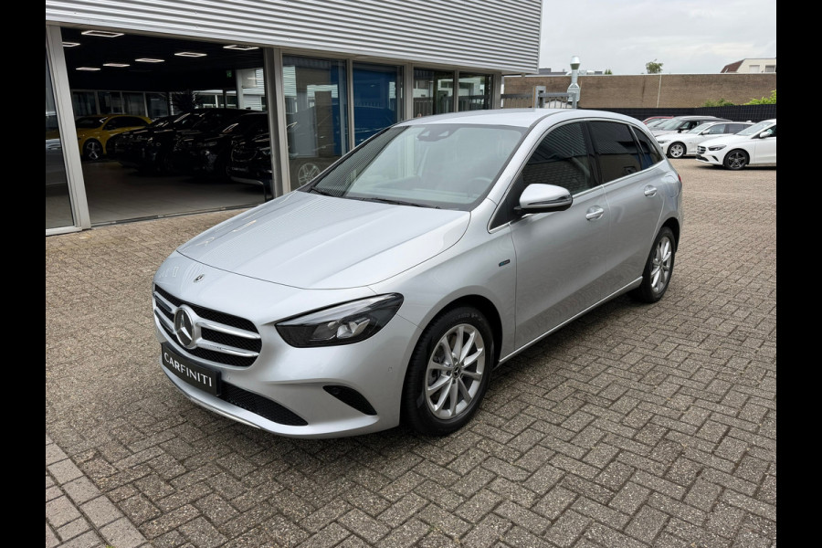 Mercedes-Benz B-Klasse 250 e 218 Pk | Navigatie | Cruise |Clima | Camera | Zwarte hemelbekleding | Sfeerverlichting | 17".