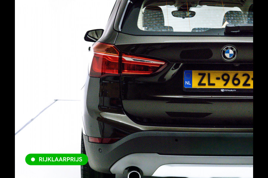 BMW X1 sDrive20i High Exec. X-Line | Afn. trekhaak | Panoramadak | Elec. verst stoel met geheugen | Camera | Elec. achterklep | Navigatie, Stoelverwarming, Headup, Climate control