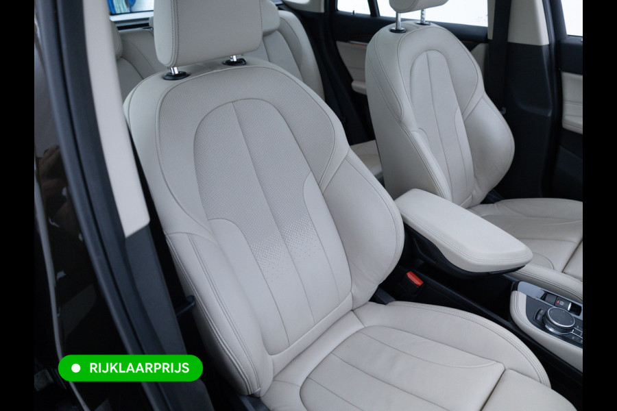 BMW X1 sDrive20i High Exec. X-Line | Afn. trekhaak | Panoramadak | Elec. verst stoel met geheugen | Camera | Elec. achterklep | Navigatie, Stoelverwarming, Headup, Climate control