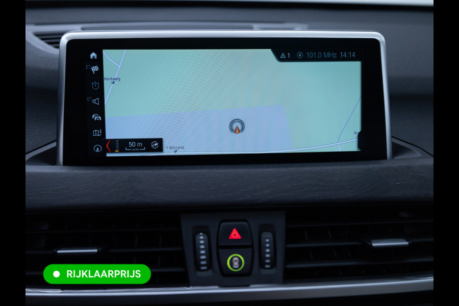 BMW X1 sDrive20i High Exec. X-Line | Afn. trekhaak | Panoramadak | Elec. verst stoel met geheugen | Camera | Elec. achterklep | Navigatie, Stoelverwarming, Headup, Climate control