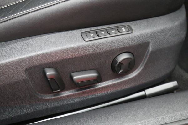 Škoda Superb Combi 1.4 TSI iV 218 PK Sportline Business PHEV, Kuipstoelen, Trekhaak, Memory, 4 x Stoelverwarming