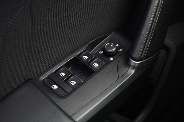 CUPRA Formentor 1.4 e-Hybrid 204 PK Adrenaline PHEV, Winterpakket, Adap. Cruise Control, Carplay, Camera