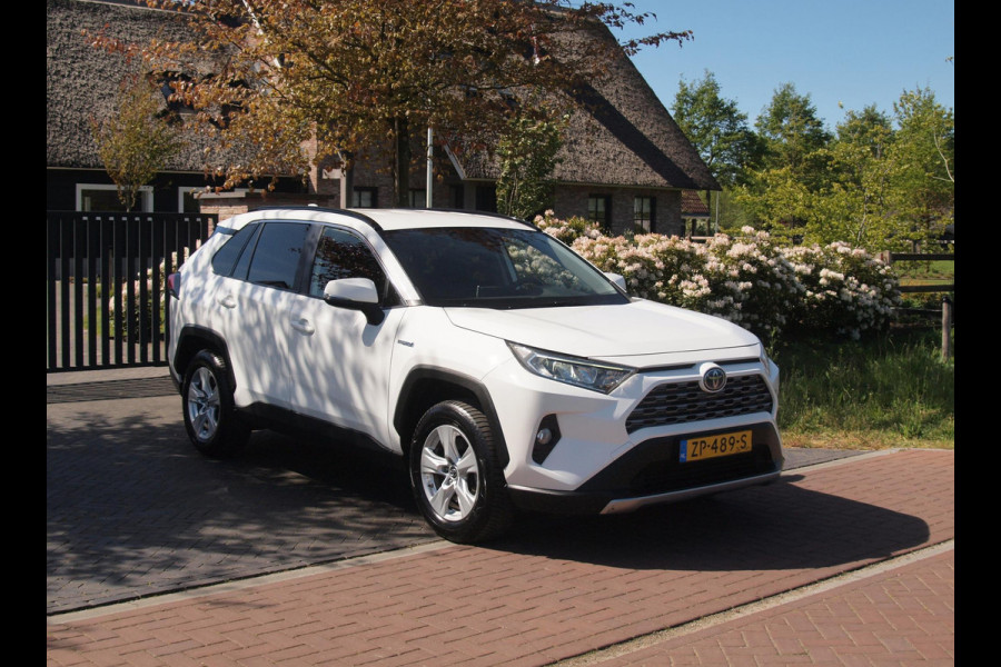 Toyota RAV4 2.5 Hybrid AWD Active | Camera | Trekhaak 1650 trek gewicht | Apple Carplay | Navi | Cruise Control | NL-Auto |