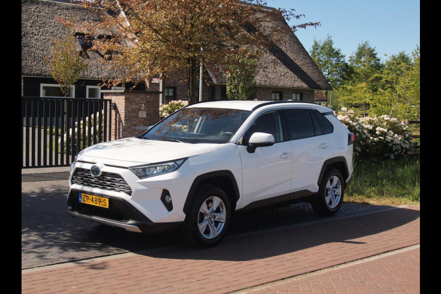 Toyota RAV4 2.5 Hybrid AWD Active | Camera | Trekhaak 1650 trek gewicht | Apple Carplay | Navi | Cruise Control | NL-Auto |