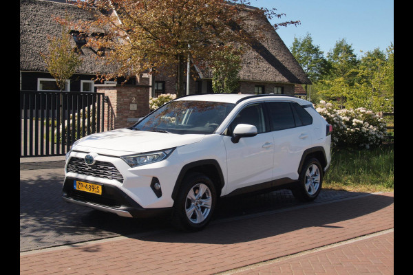 Toyota RAV4 2.5 Hybrid AWD Active | Camera | Trekhaak 1650 trek gewicht | Apple Carplay | Navi | Cruise Control | NL-Auto |
