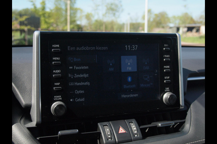 Toyota RAV4 2.5 Hybrid AWD Active | Camera | Trekhaak 1650 trek gewicht | Apple Carplay | Navi | Cruise Control | NL-Auto |
