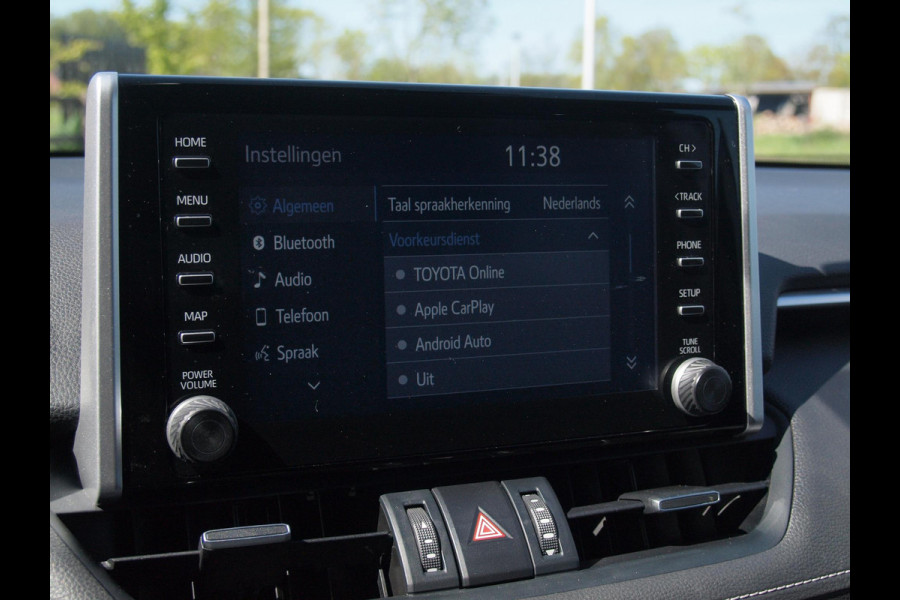 Toyota RAV4 2.5 Hybrid AWD Active | Camera | Trekhaak 1650 trek gewicht | Apple Carplay | Navi | Cruise Control | NL-Auto |