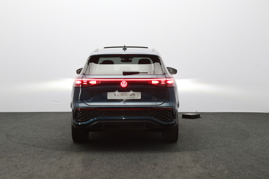 Volkswagen Tayron 1.5 eHybrid 272 PK R-Line Edition PHEV, Panoramadak, Trekhaak, H/K Sound, Leder