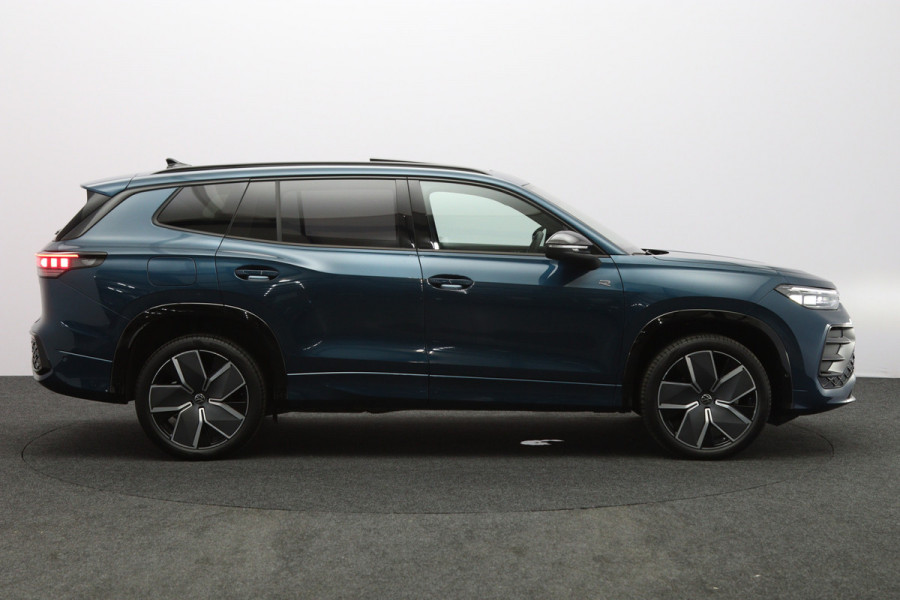 Volkswagen Tayron 1.5 eHybrid 272 PK R-Line Edition PHEV, Panoramadak, Trekhaak, H/K Sound, Leder