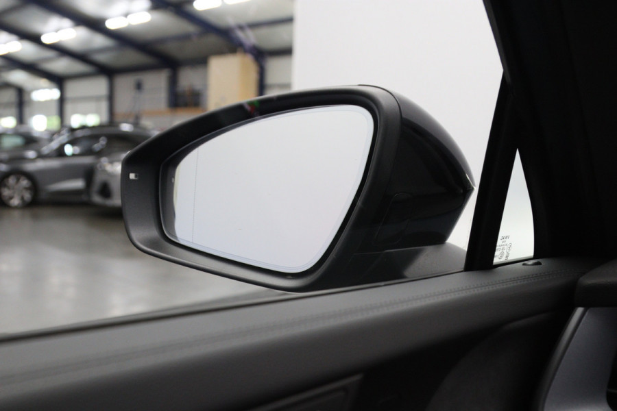 Volkswagen Tayron 1.5 eHybrid 272 PK R-Line Edition PHEV, Panoramadak, Trekhaak, H/K Sound, Leder