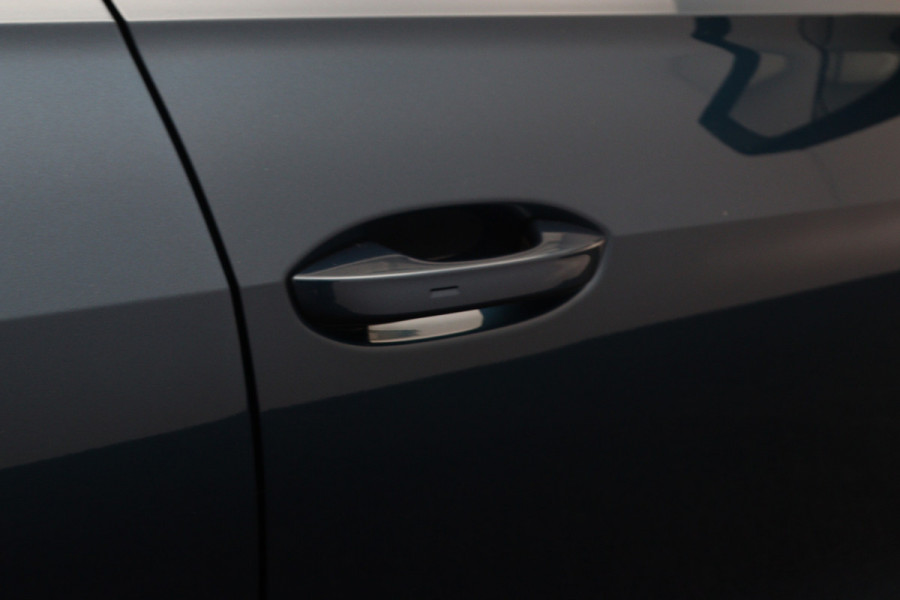 Volkswagen Tayron 1.5 eHybrid 272 PK R-Line Edition PHEV, Panoramadak, Trekhaak, H/K Sound, Leder