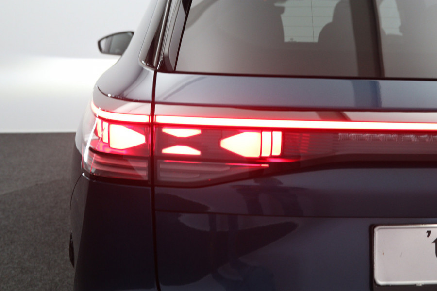 Volkswagen Tayron 1.5 eHybrid 272 PK R-Line Edition PHEV, Panoramadak, Trekhaak, H/K Sound, Leder
