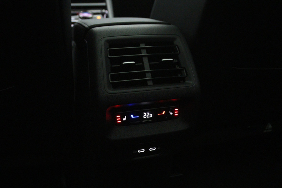Volkswagen Tayron 1.5 eHybrid 272 PK R-Line Edition PHEV, Panoramadak, Trekhaak, H/K Sound, Leder