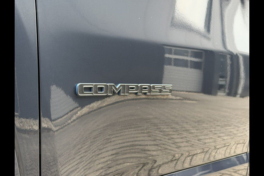 Jeep Compass 4xe 240 Plug-in Hybrid Electric S | Apple carplay | Stoelen electrisch verstelbaar | Winterpack | Leder