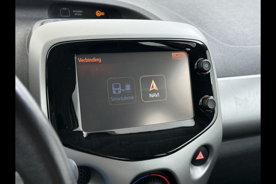Toyota Aygo 1.0 VVT-i 70PK 5Drs Navi Camera Airco Cruise Control Bluetooth x-play Led Isofix Origineel Nederlandse Auto