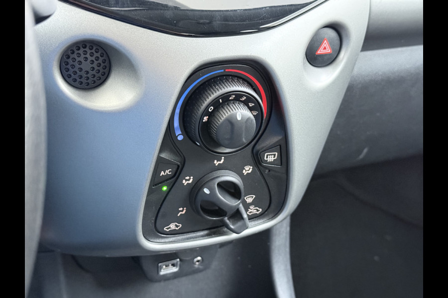 Toyota Aygo 1.0 VVT-i 70PK 5Drs Navi Camera Airco Cruise Control Bluetooth x-play Led Isofix Origineel Nederlandse Auto