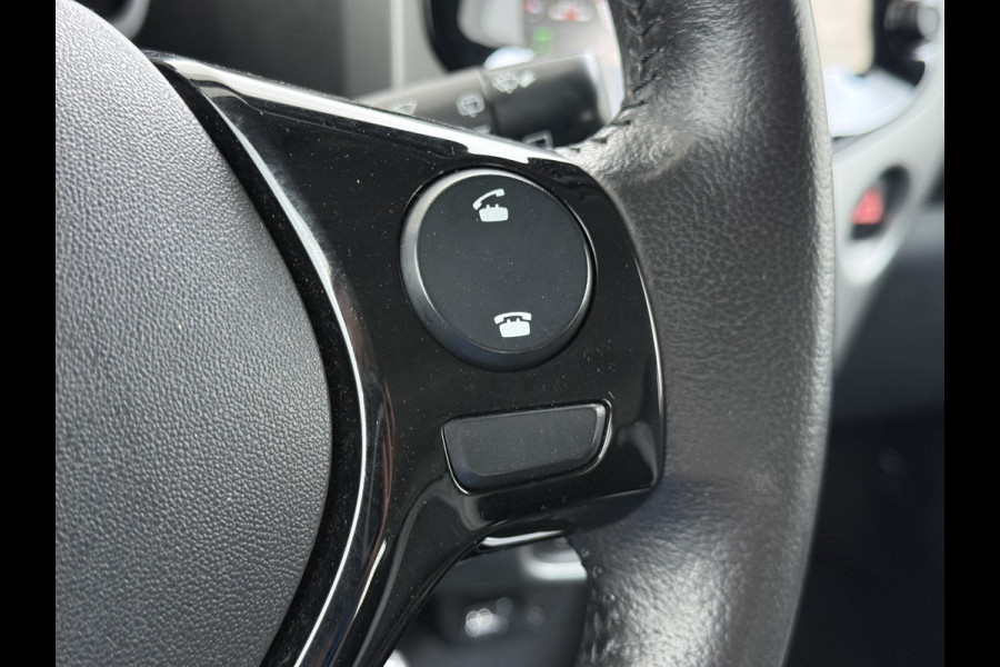 Toyota Aygo 1.0 VVT-i 70PK 5Drs Navi Camera Airco Cruise Control Bluetooth x-play Led Isofix Origineel Nederlandse Auto