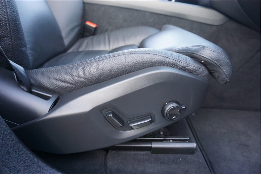 Volvo XC60 2.0 T6 Plug-in hybrid AWD Ultimate Dark Head-Up Long-Range 20"Velgen Schuifdak.