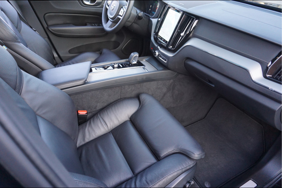 Volvo XC60 2.0 T6 Plug-in hybrid AWD Ultimate Dark Head-Up Long-Range 20"Velgen Schuifdak.