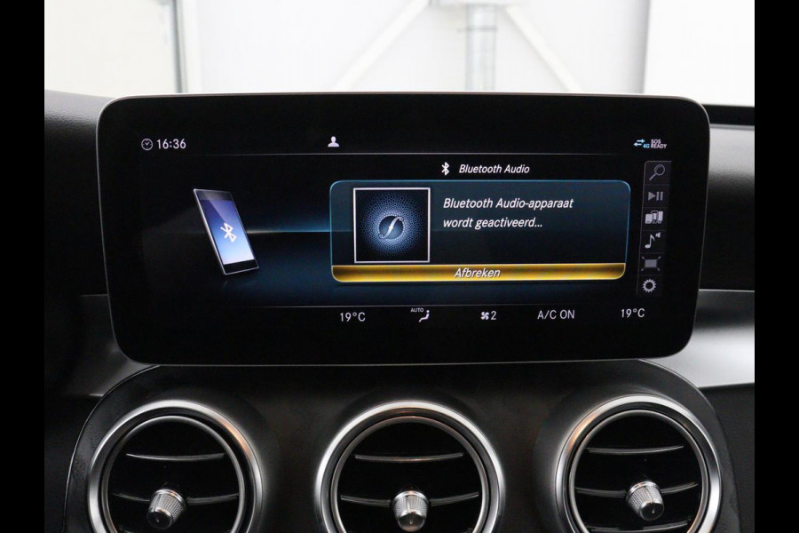 Mercedes-Benz C-Klasse Estate 300 de Business Solution Luxury Limited | SOH 80% | SOH 79,7% | Matrix LED | Trekhaak | Adaptive cruise | Navigatie | Bluetooth | Stoelverwarming | Camera | Burmerster Sound | Sfeerverlichting
