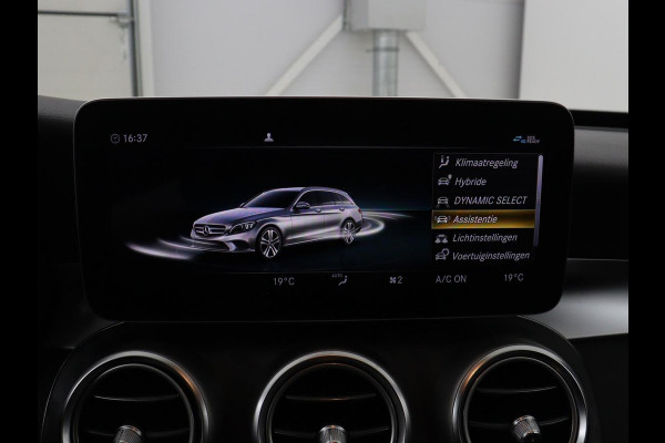 Mercedes-Benz C-Klasse Estate 300 de Business Solution Luxury Limited | SOH 80% | SOH 79,7% | Matrix LED | Trekhaak | Adaptive cruise | Navigatie | Bluetooth | Stoelverwarming | Camera | Burmerster Sound | Sfeerverlichting