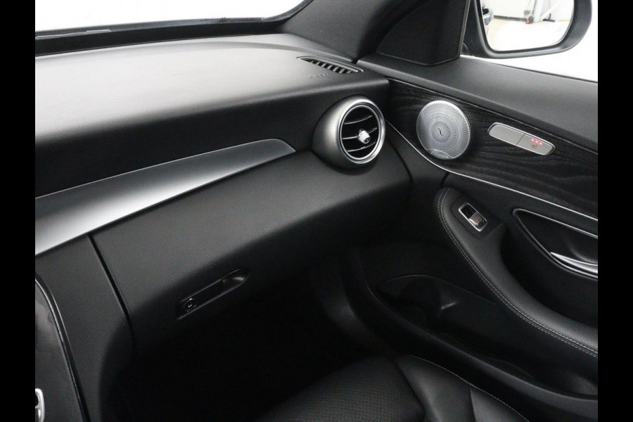 Mercedes-Benz C-Klasse Estate 300 de Business Solution Luxury Limited | SOH 80% | SOH 79,7% | Matrix LED | Trekhaak | Adaptive cruise | Navigatie | Bluetooth | Stoelverwarming | Camera | Burmerster Sound | Sfeerverlichting