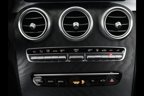 Mercedes-Benz C-Klasse Estate 300 de Business Solution Luxury Limited | SOH 80% | SOH 79,7% | Matrix LED | Trekhaak | Adaptive cruise | Navigatie | Bluetooth | Stoelverwarming | Camera | Burmerster Sound | Sfeerverlichting