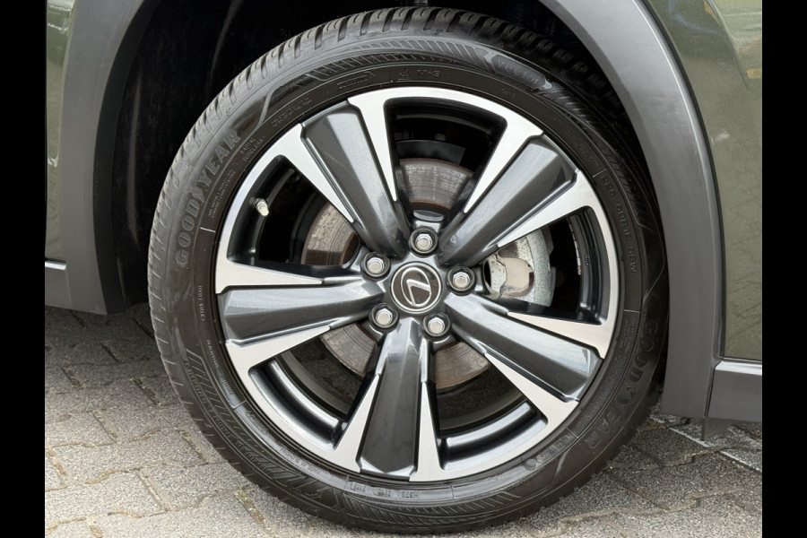 Lexus UX 250h Preference Line | ACC | CarPlay | Dodehoek | Keyless | 18 inch