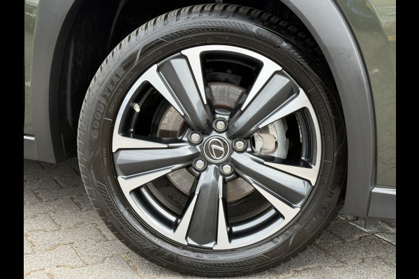 Lexus UX 250h Preference Line | ACC | CarPlay | Dodehoek | Keyless | 18 inch