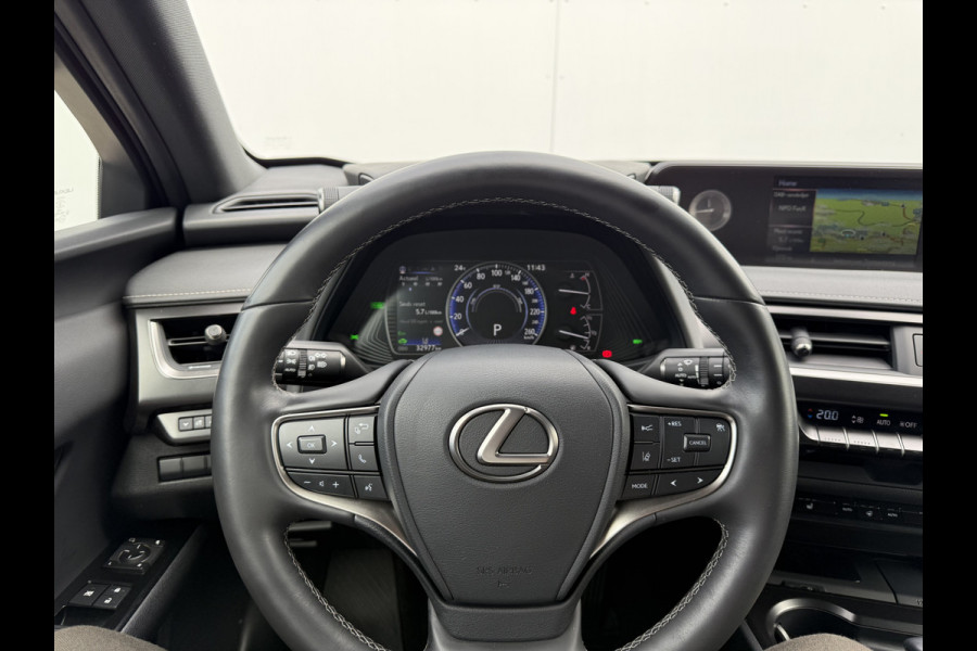Lexus UX 250h Preference Line | ACC | CarPlay | Dodehoek | Keyless | 18 inch