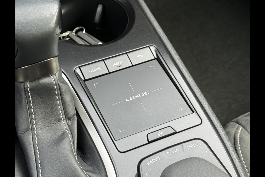 Lexus UX 250h Preference Line | ACC | CarPlay | Dodehoek | Keyless | 18 inch