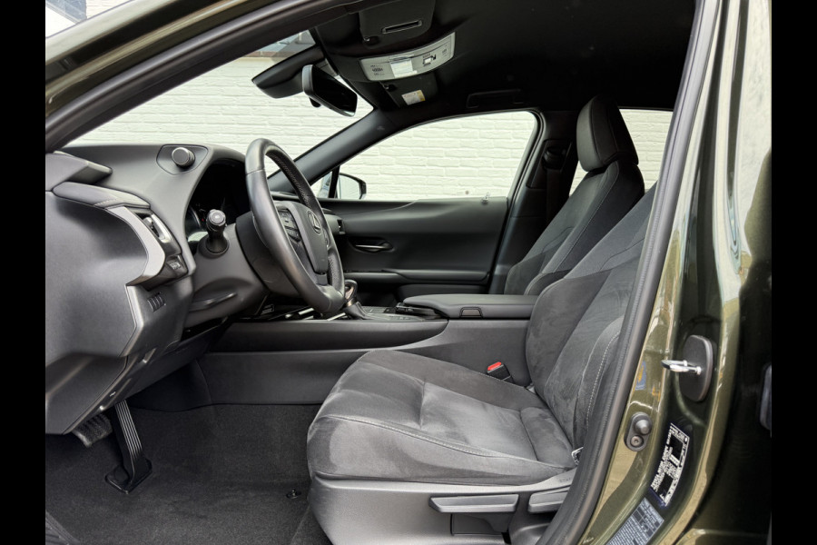 Lexus UX 250h Preference Line | ACC | CarPlay | Dodehoek | Keyless | 18 inch
