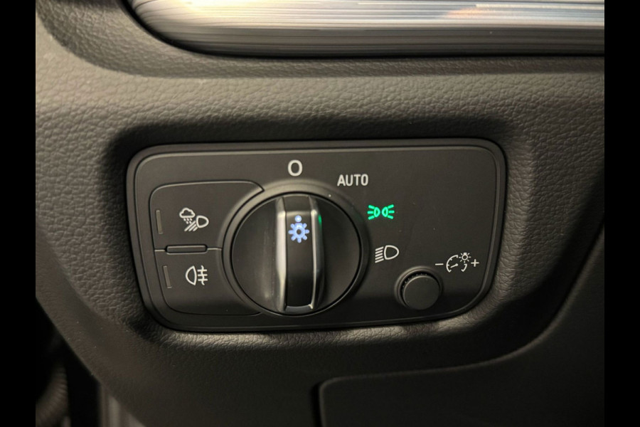 Audi A3 Sportback 40 e-tron Advance Sport l Virtual l Stoel verwarming l Led l Navi