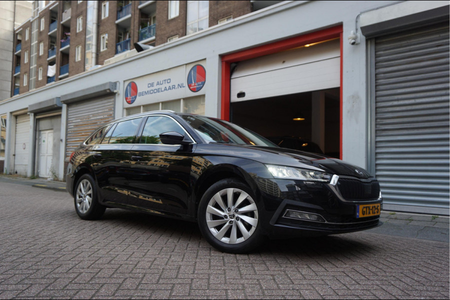 Škoda Octavia Combi 1.0 e-TSI Sport Business | Sfeerverlichting | Virtual cockpit | Cruise + Lane | Apple/ Android | BTW