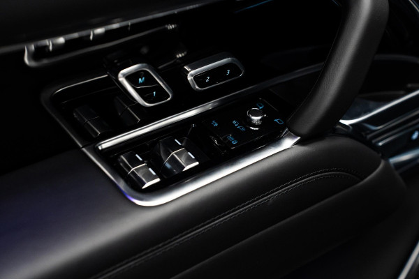 Land Rover Range Rover 3.0 P460e HSE PHEV *Meridian Signature / SV Bespoke Leder-Pakket / Stoelventilatie + Massage / Panorama / 5-Jaar Garantie*